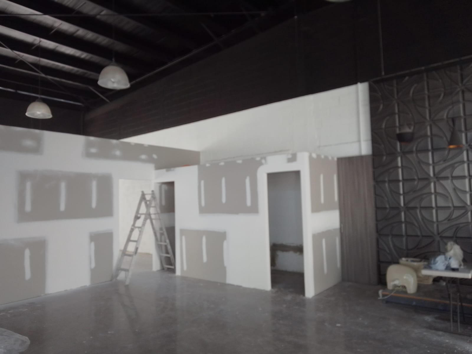 Plafón con luz indirecta